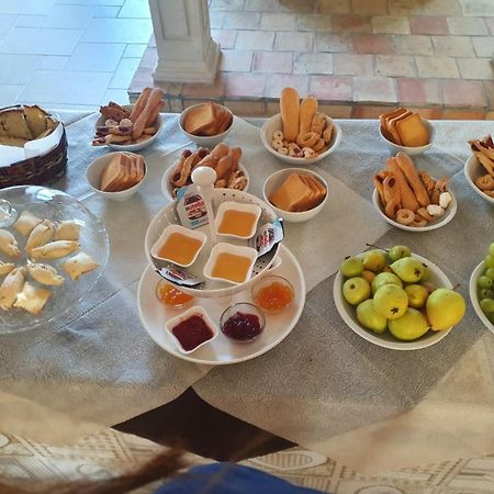 Masseria Strada Agriturismo 吉诺萨 外观 照片