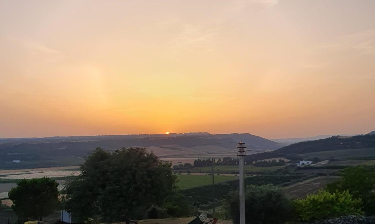 Masseria Strada Agriturismo 吉诺萨 外观 照片