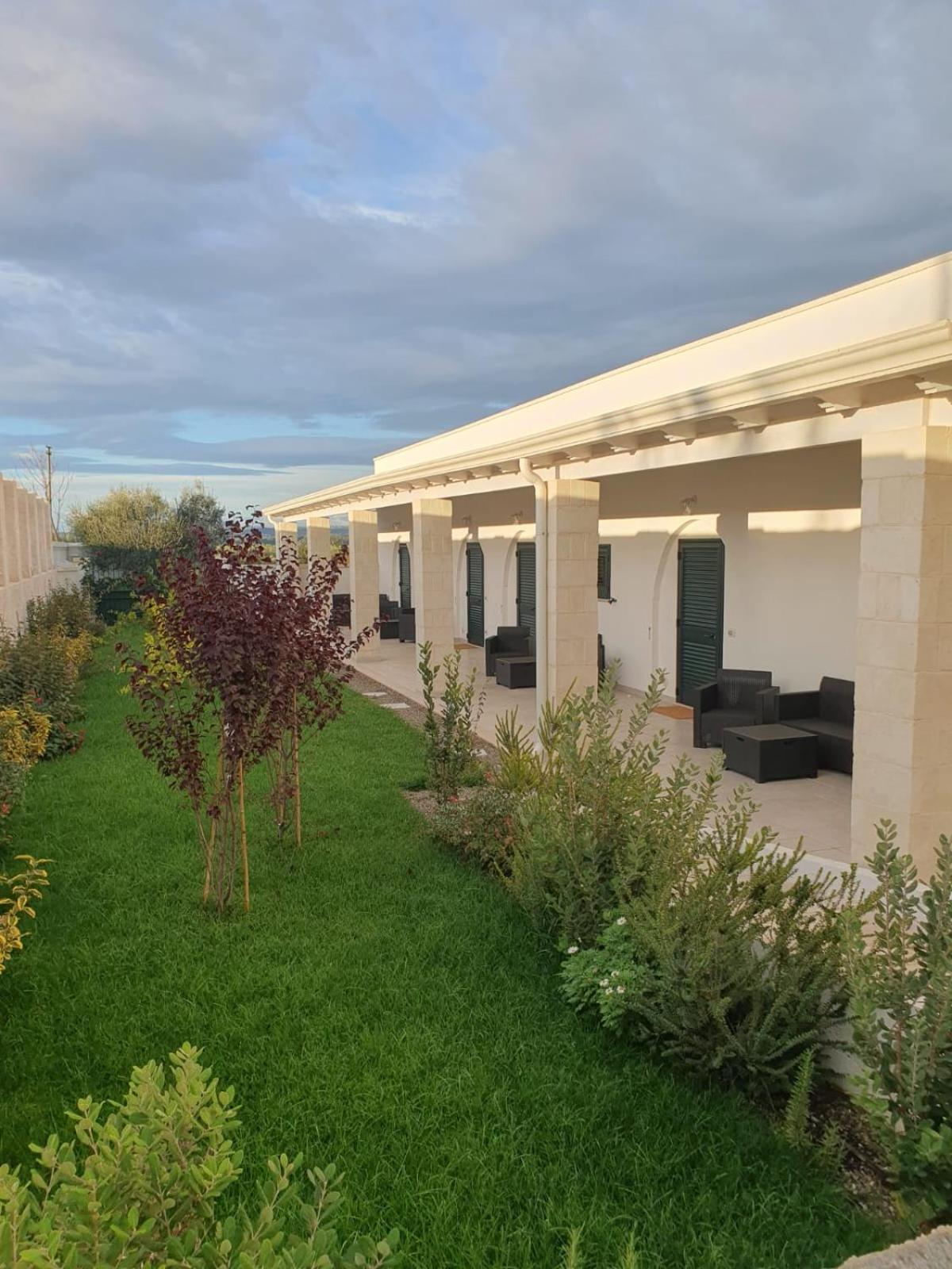 Masseria Strada Agriturismo 吉诺萨 外观 照片