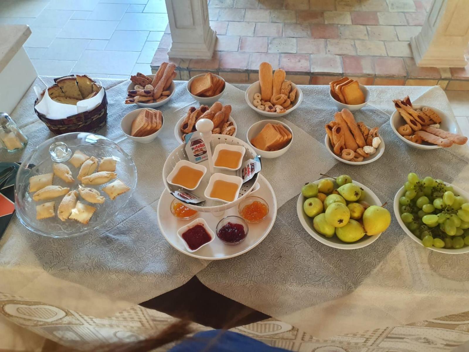 Masseria Strada Agriturismo 吉诺萨 外观 照片