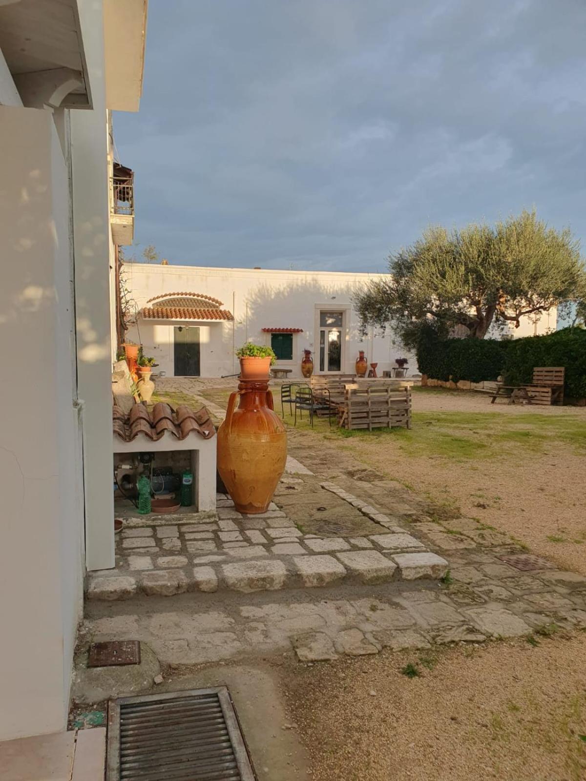 Masseria Strada Agriturismo 吉诺萨 外观 照片