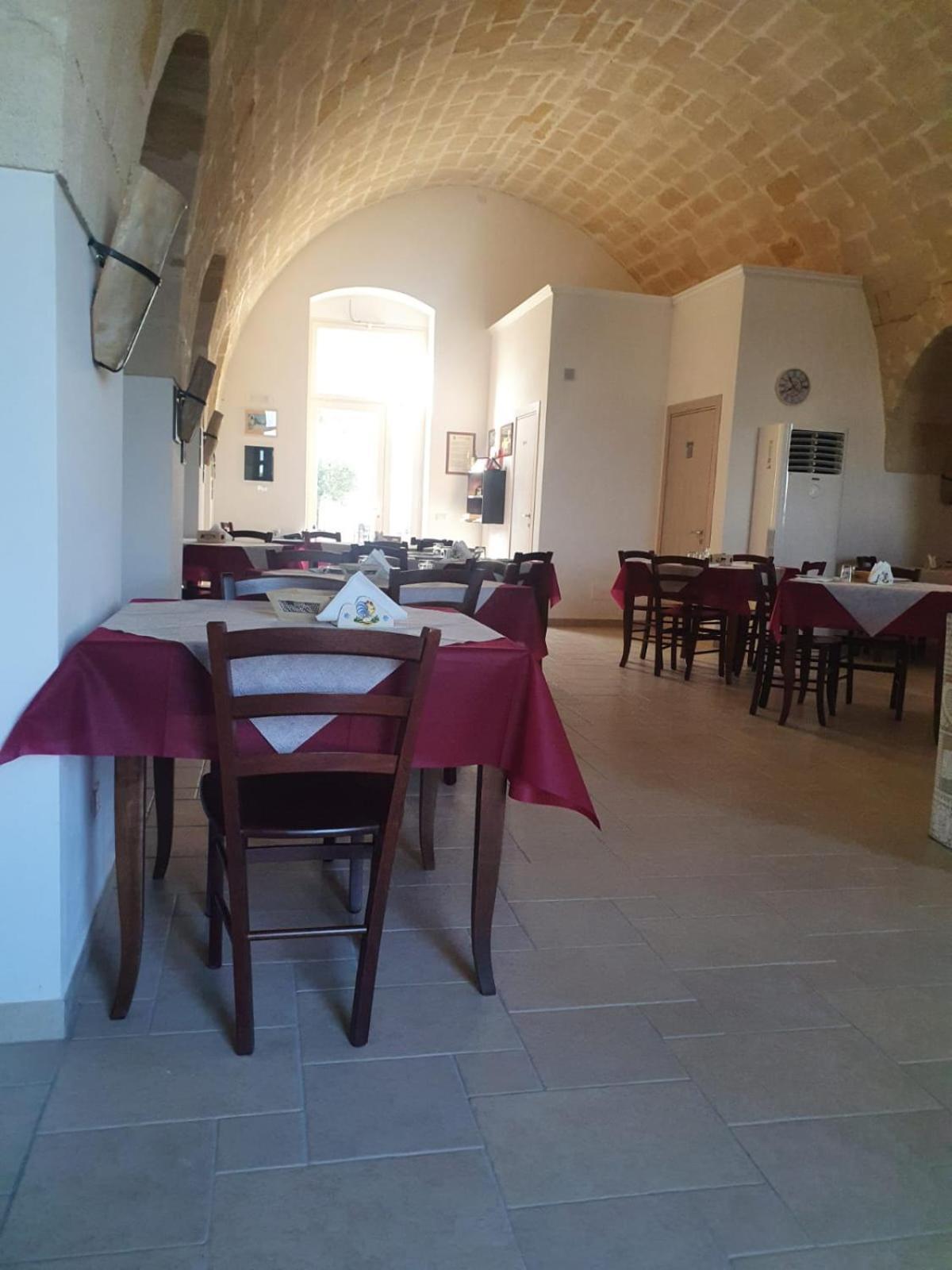 Masseria Strada Agriturismo 吉诺萨 外观 照片