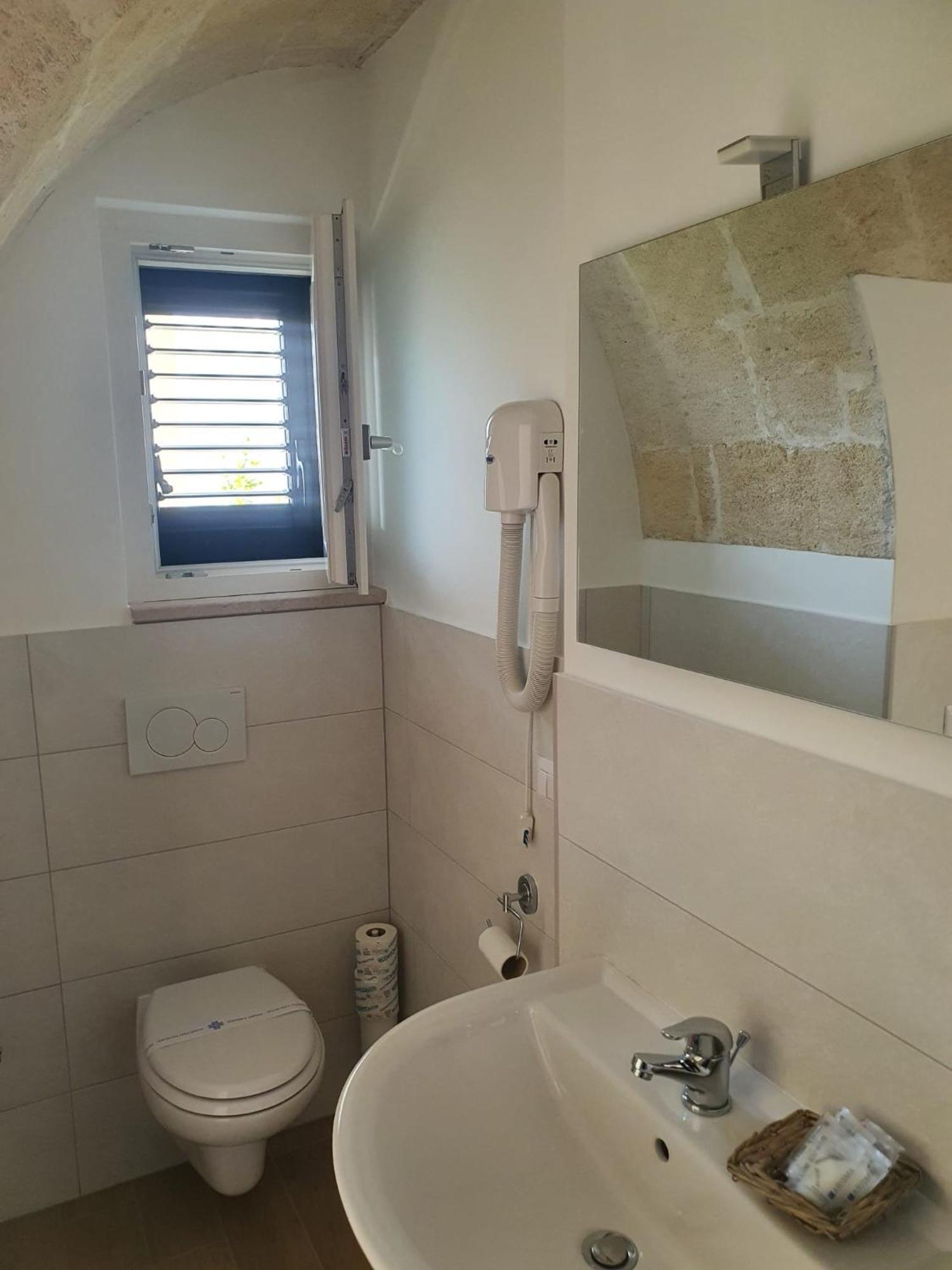 Masseria Strada Agriturismo 吉诺萨 外观 照片