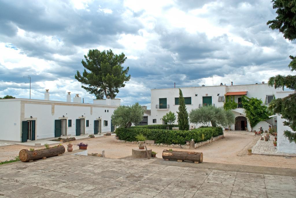 Masseria Strada Agriturismo 吉诺萨 外观 照片