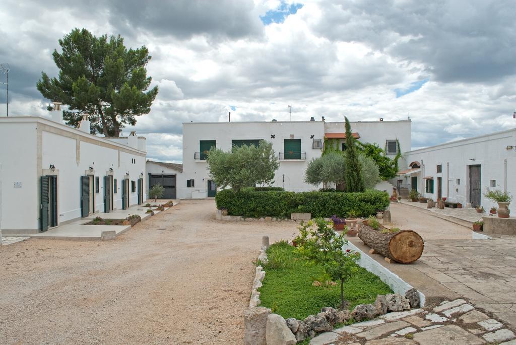 Masseria Strada Agriturismo 吉诺萨 外观 照片