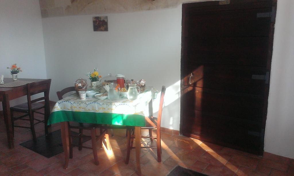 Masseria Strada Agriturismo 吉诺萨 外观 照片