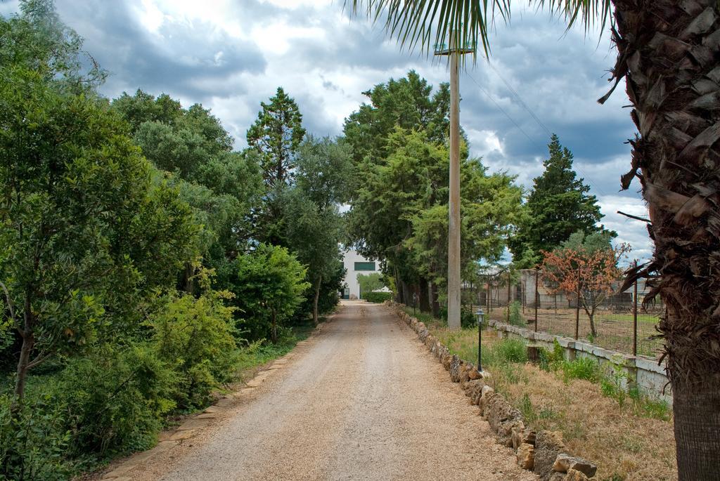 Masseria Strada Agriturismo 吉诺萨 外观 照片