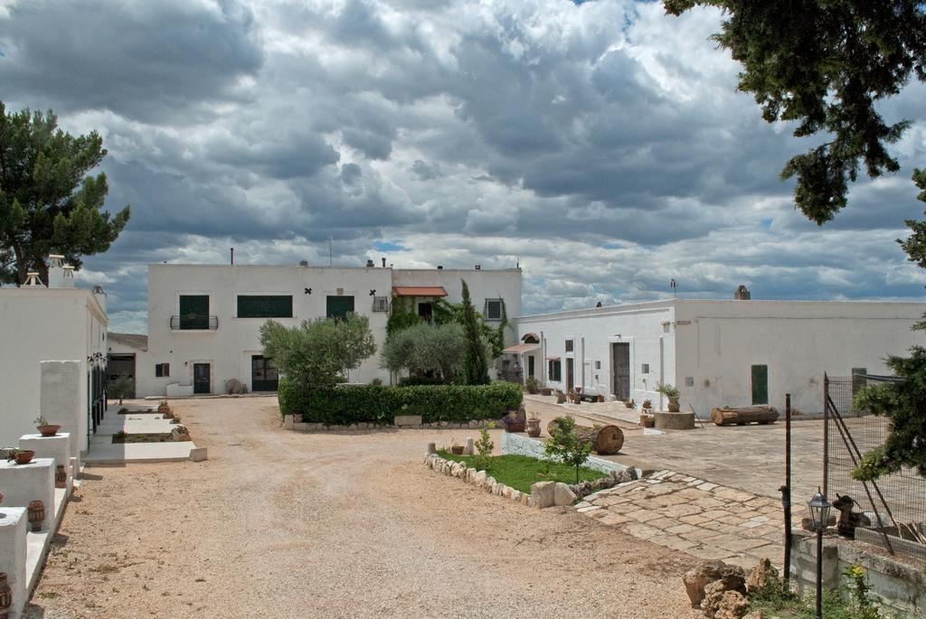 Masseria Strada Agriturismo 吉诺萨 外观 照片